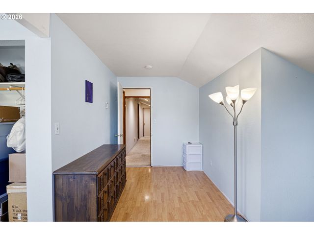 116 Ne 8TH St, Oakland, OR 97462