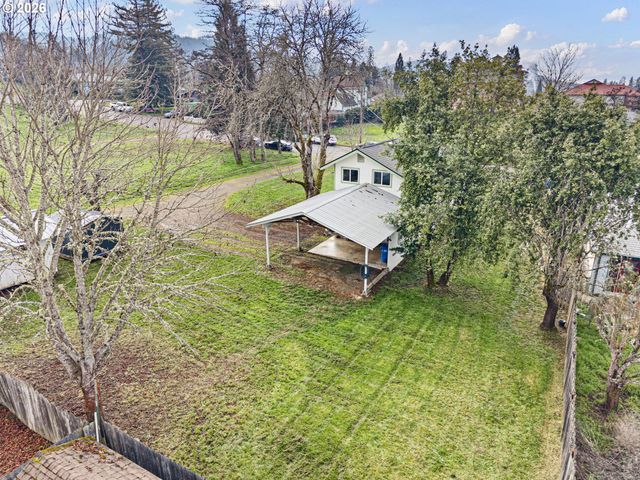 116 Ne 8TH St, Oakland, OR 97462