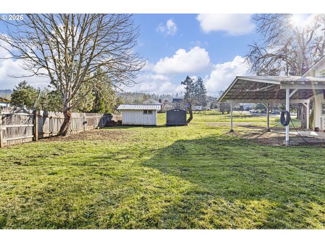 116 Ne 8TH St, Oakland, OR 97462