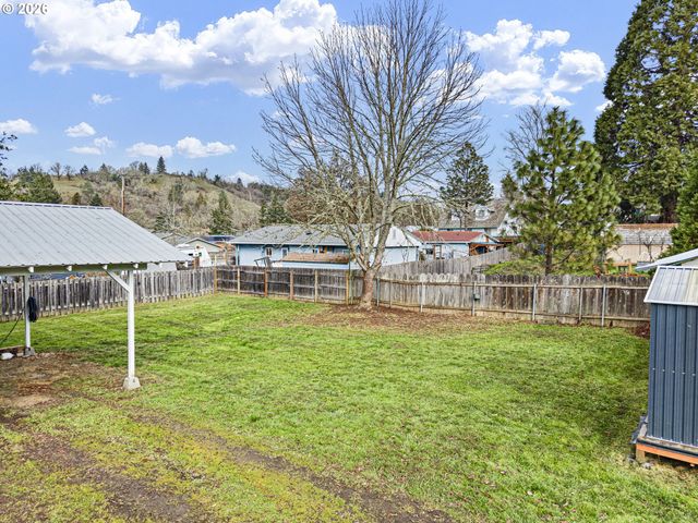 116 Ne 8TH St, Oakland, OR 97462