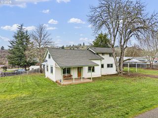 116 Ne 8TH St, Oakland, OR 97462