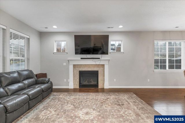 2383 Cherry Blossom Dr, Salem, OR 97304