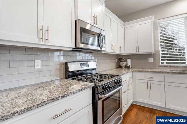 2383 Cherry Blossom Dr, Salem, OR 97304