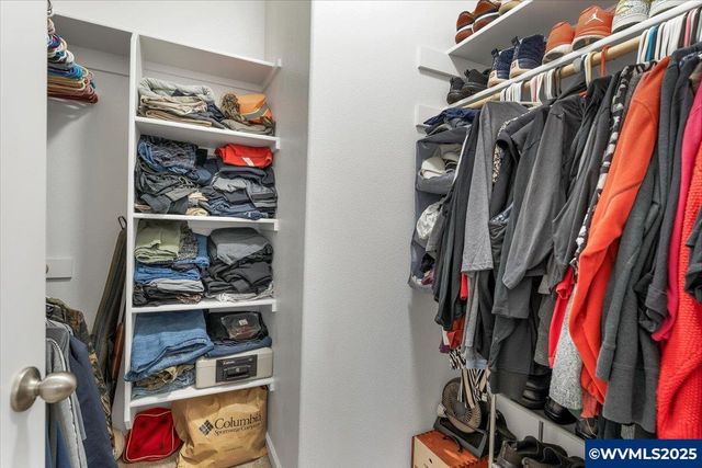 2383 Cherry Blossom Dr, Salem, OR 97304