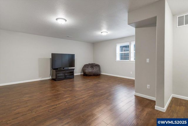 2383 Cherry Blossom Dr, Salem, OR 97304