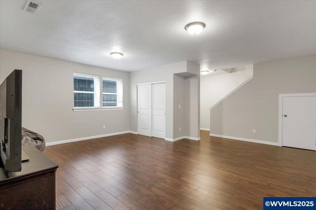 2383 Cherry Blossom Dr, Salem, OR 97304