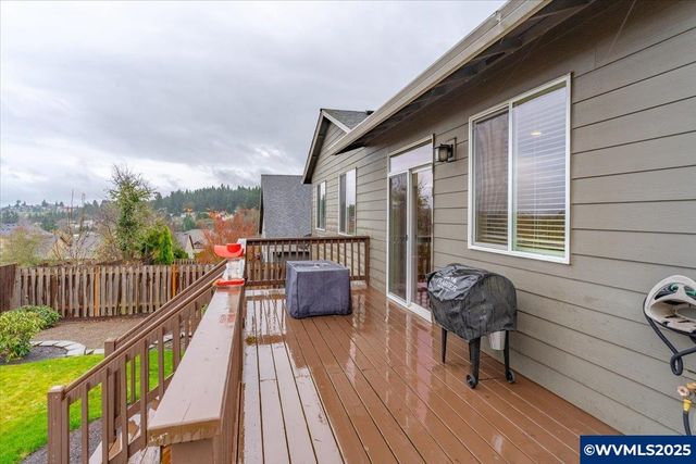 2383 Cherry Blossom Dr, Salem, OR 97304