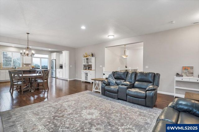 2383 Cherry Blossom Dr, Salem, OR 97304