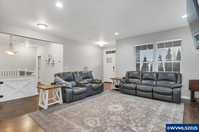 2383 Cherry Blossom Dr, Salem, OR 97304