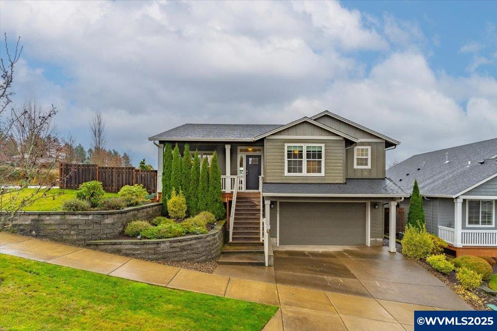 2383 Cherry Blossom Dr, Salem, OR 97304