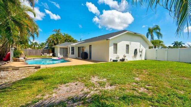 21732 Little Bear Way, Boca Raton, FL 33428