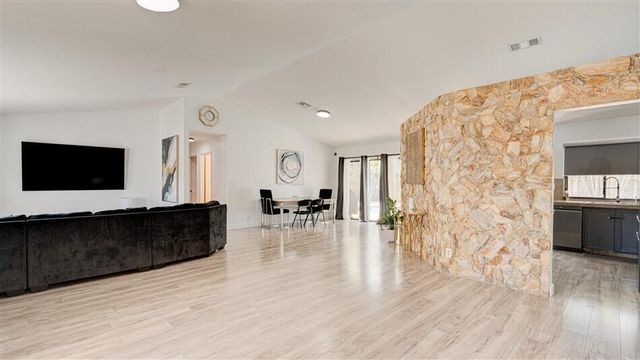 21732 Little Bear Way, Boca Raton, FL 33428
