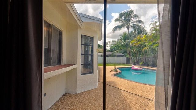 21732 Little Bear Way, Boca Raton, FL 33428