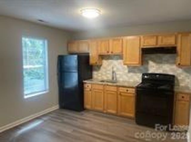 242 Hoskins Mill Lane D, Charlotte, NC 28208