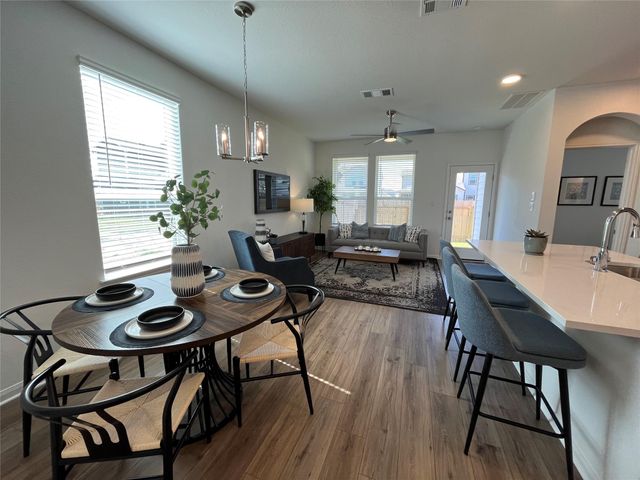8525 Wellspring LOOP, Round Rock, TX 78665