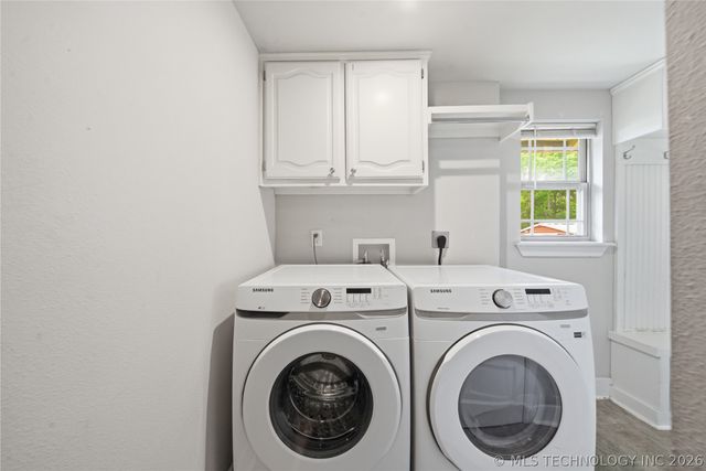 120 N Division Street E, Coweta, OK 74429
