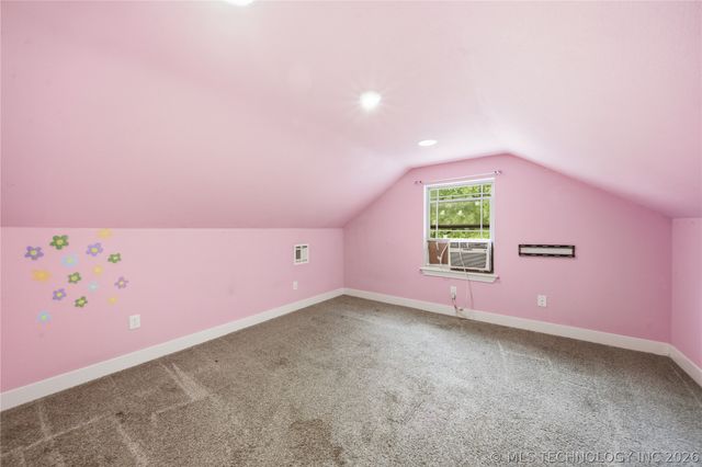 120 N Division Street E, Coweta, OK 74429