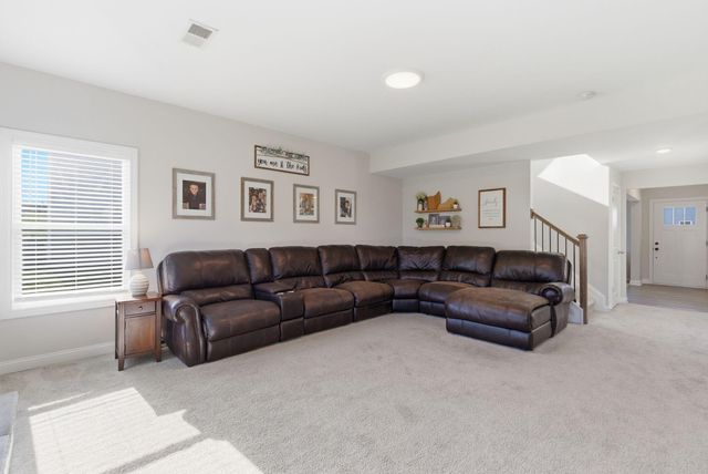 146 Dove Run Circle, Georgetown, KY 40324