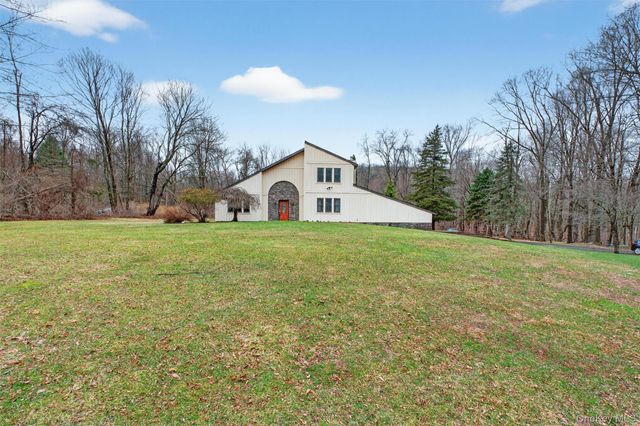 11 Dill Hill Road, Hopewell Junction, NY 12533