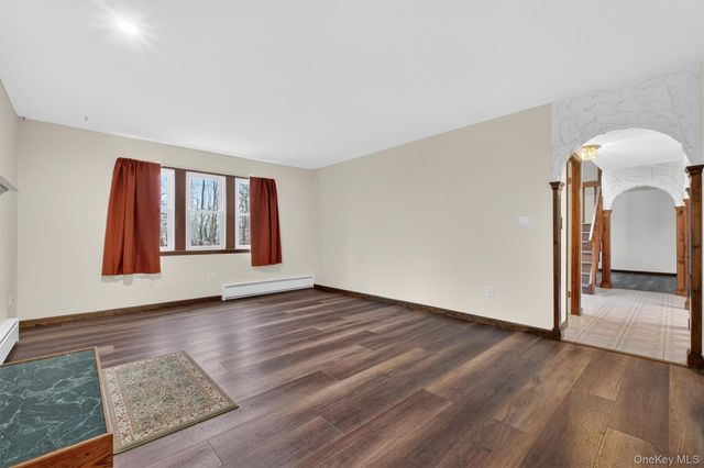 11 Dill Hill Road, Hopewell Junction, NY 12533