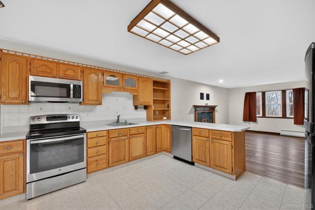 11 Dill Hill Road, Hopewell Junction, NY 12533