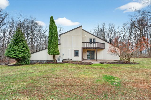 11 Dill Hill Road, Hopewell Junction, NY 12533