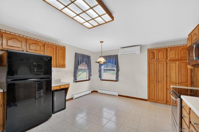 11 Dill Hill Road, Hopewell Junction, NY 12533