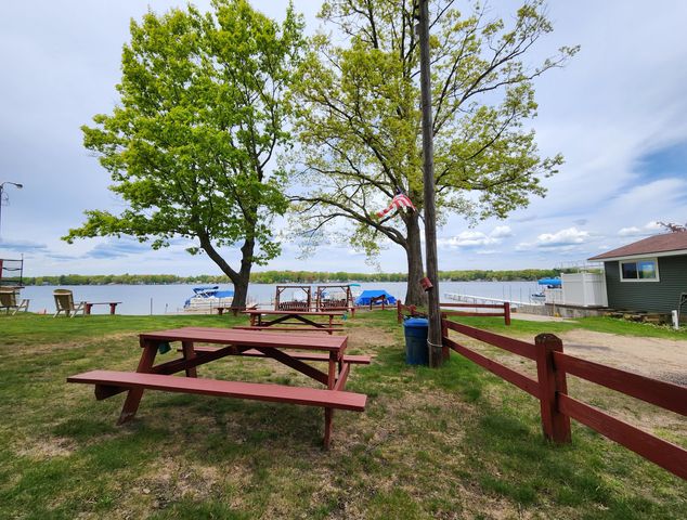 10438 Hunters Trail, Lake, MI 48632