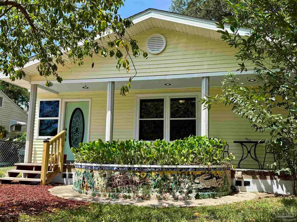 4 Ruberia Ave, Pensacola, FL 32507