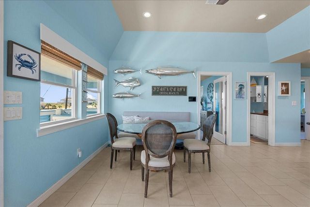 808 Pinata Drive, Crystal Beach, TX 77650