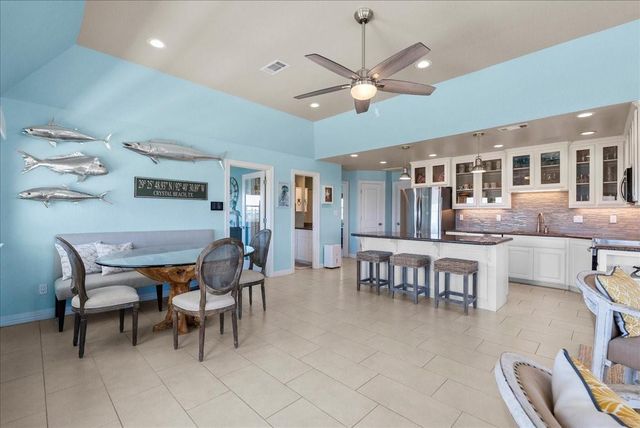 808 Pinata Drive, Crystal Beach, TX 77650