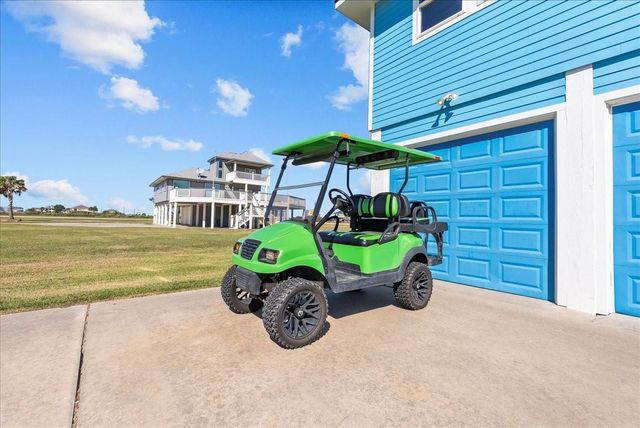 808 Pinata Drive, Crystal Beach, TX 77650