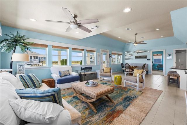 808 Pinata Drive, Crystal Beach, TX 77650