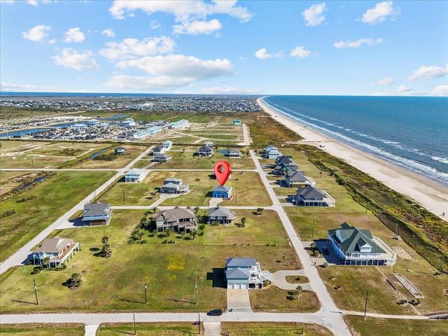 808 Pinata Drive, Crystal Beach, TX 77650