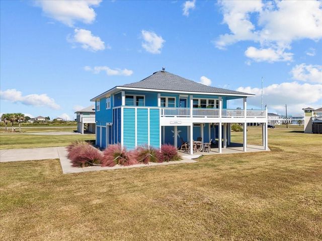 808 Pinata Drive, Crystal Beach, TX 77650