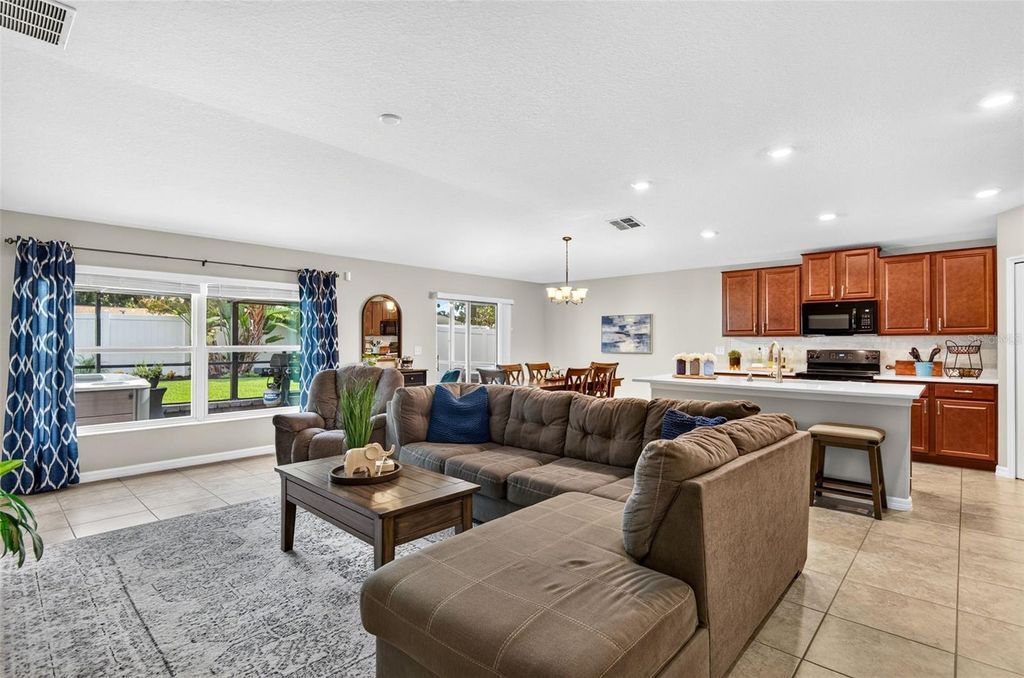 Image 6 of property listing at 3716 CAT MINT STREET, Tampa, FL 33619