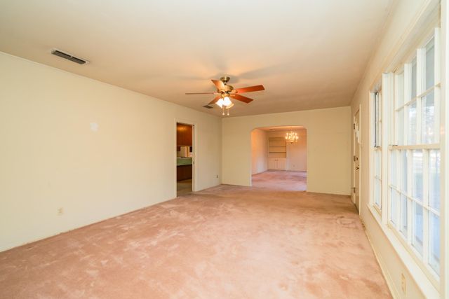 2909 S Broadway Blvd, Kilgore, TX 75662