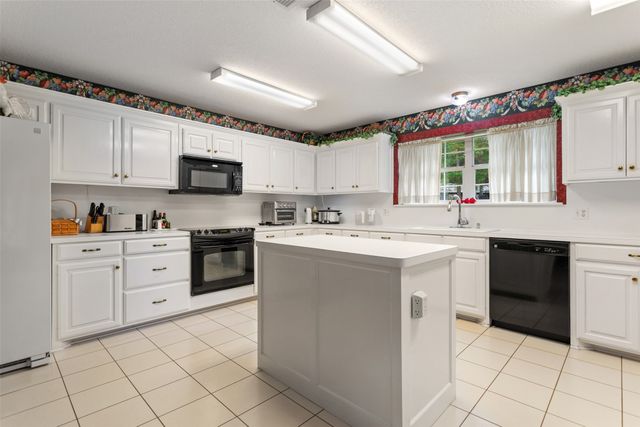 212 E Hideaway Lane, Hideaway, TX 75771
