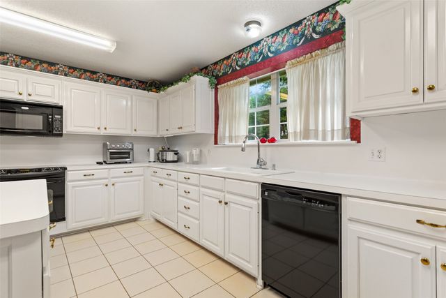 212 E Hideaway Lane, Hideaway, TX 75771