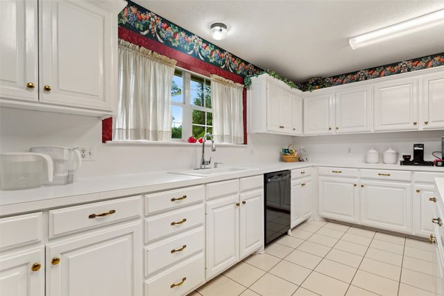 212 E Hideaway Lane, Hideaway, TX 75771