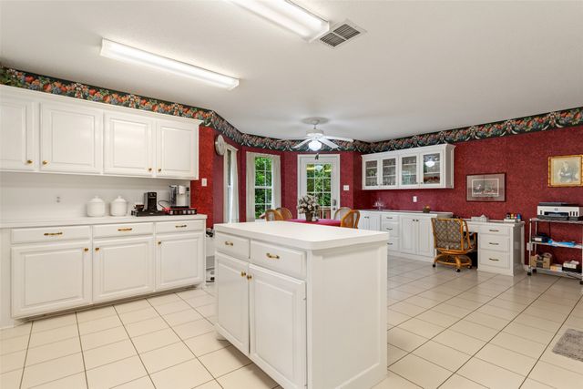 212 E Hideaway Lane, Hideaway, TX 75771