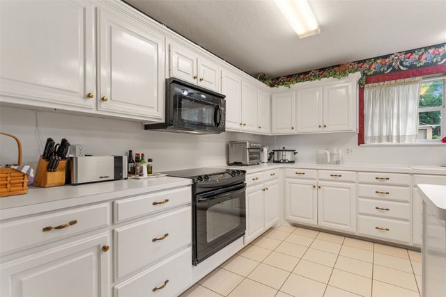 212 E Hideaway Lane, Hideaway, TX 75771