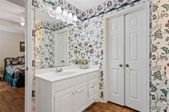 212 E Hideaway Lane, Hideaway, TX 75771