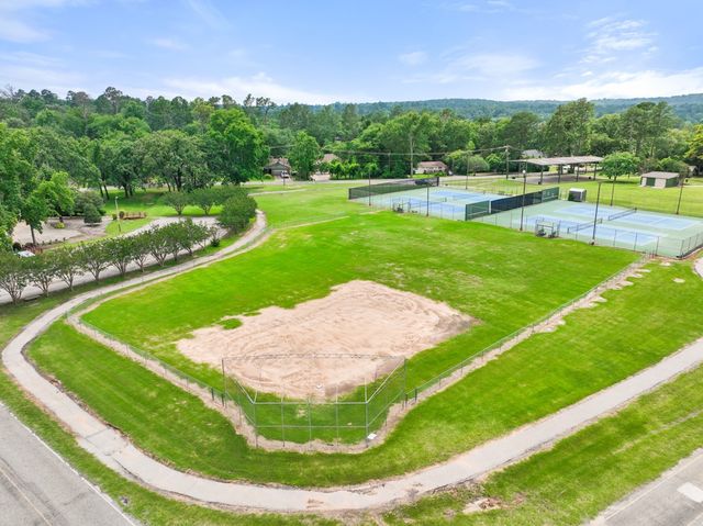 212 E Hideaway Lane, Hideaway, TX 75771