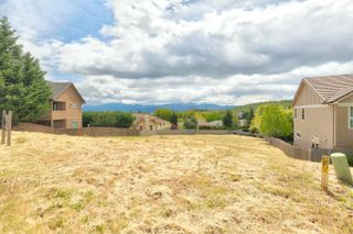 5633 Fallbrook Lane, Medford, OR 97504