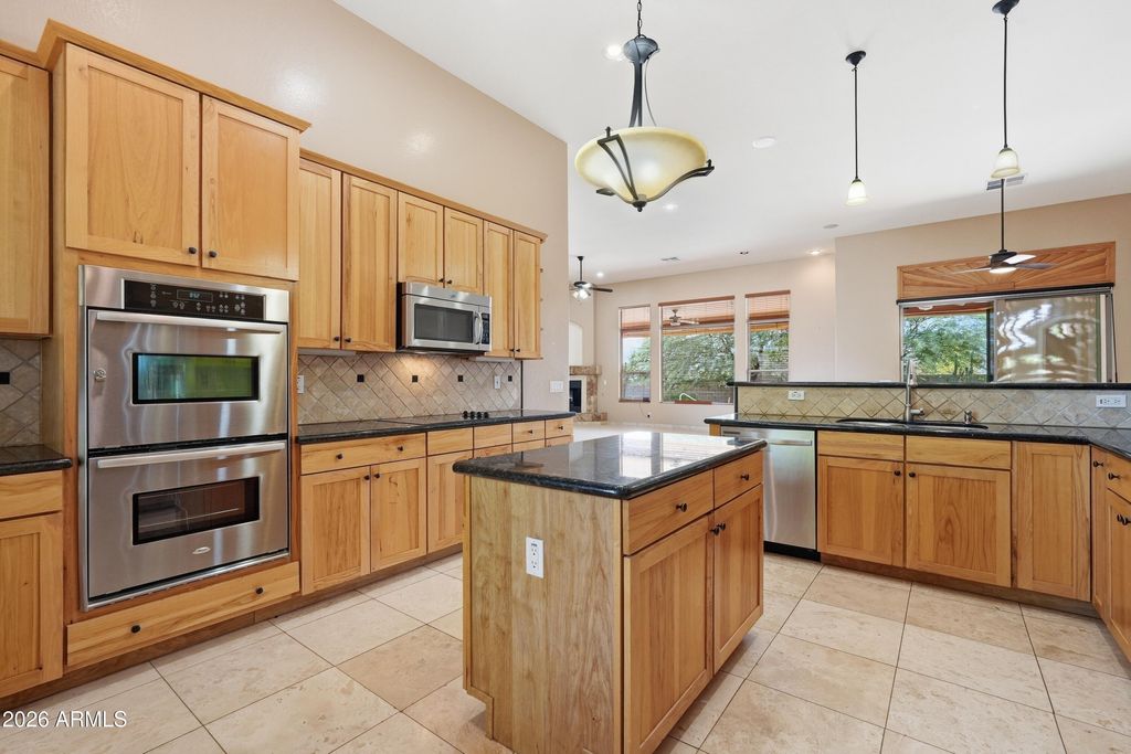 31 E DESERT HILLS Drive, Phoenix, AZ 85086 — photo 2