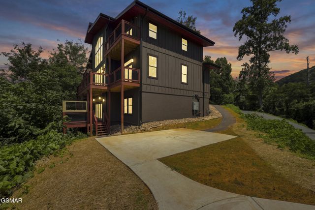 245 Brownsridge Road, Gatlinburg, TN 37738