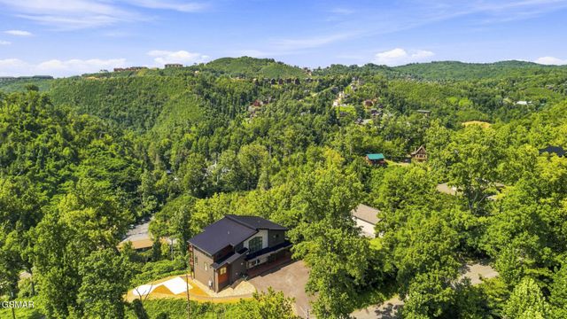 245 Brownsridge Road, Gatlinburg, TN 37738