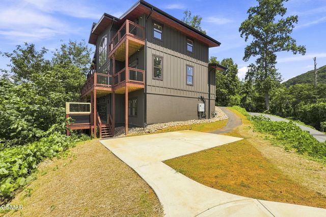 245 Brownsridge Road, Gatlinburg, TN 37738