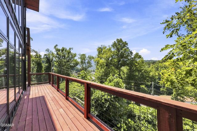 245 Brownsridge Road, Gatlinburg, TN 37738